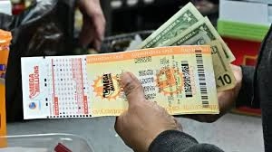 MEGA MILLIONS WINNING NUMBERS REVEALED F...